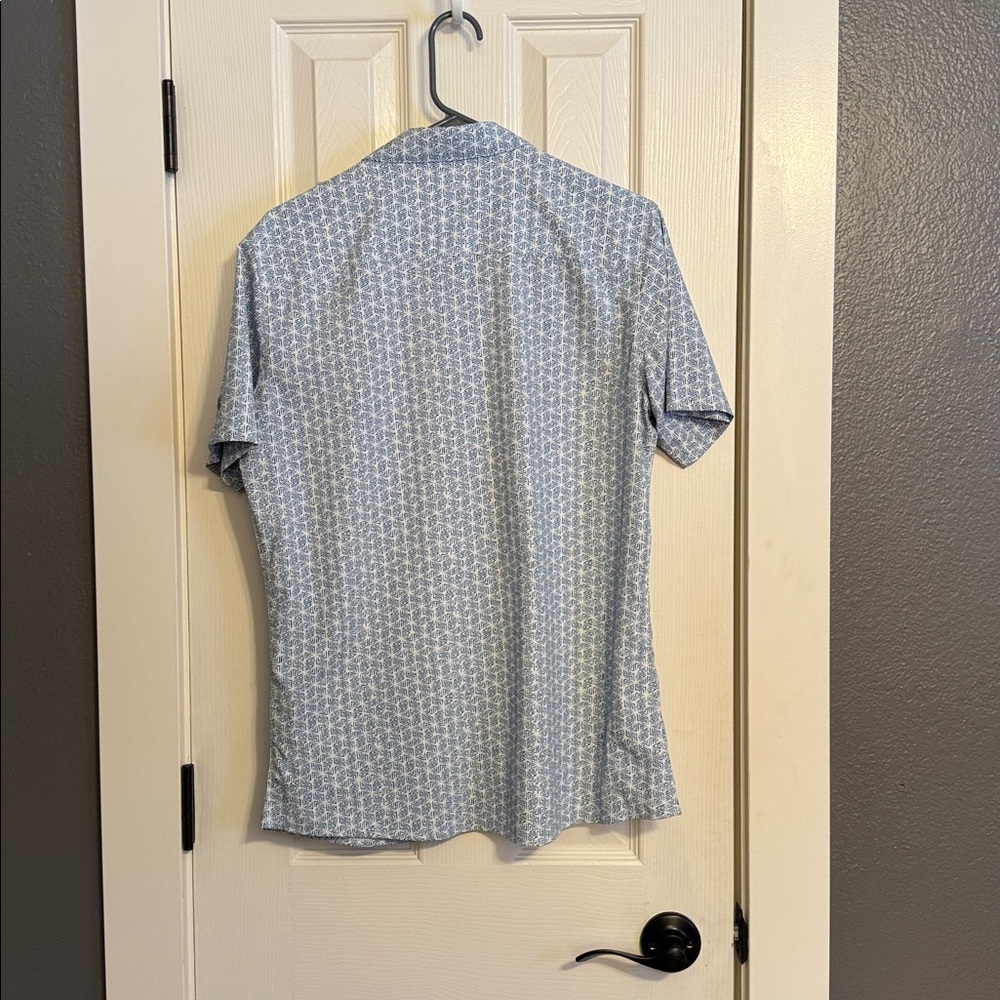 Immaculate men’s size Small Kuhl brand shortsleeved button up shirt. - Picture 4 of 6
